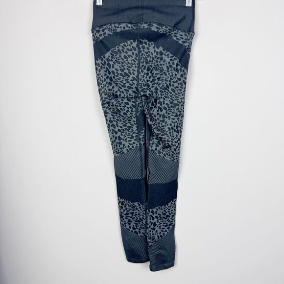 GOOD AMERICAN | Black Gray Leopard Print Active Leggings Women’s Size 0/1 XS/S - Picture 7 of 11
